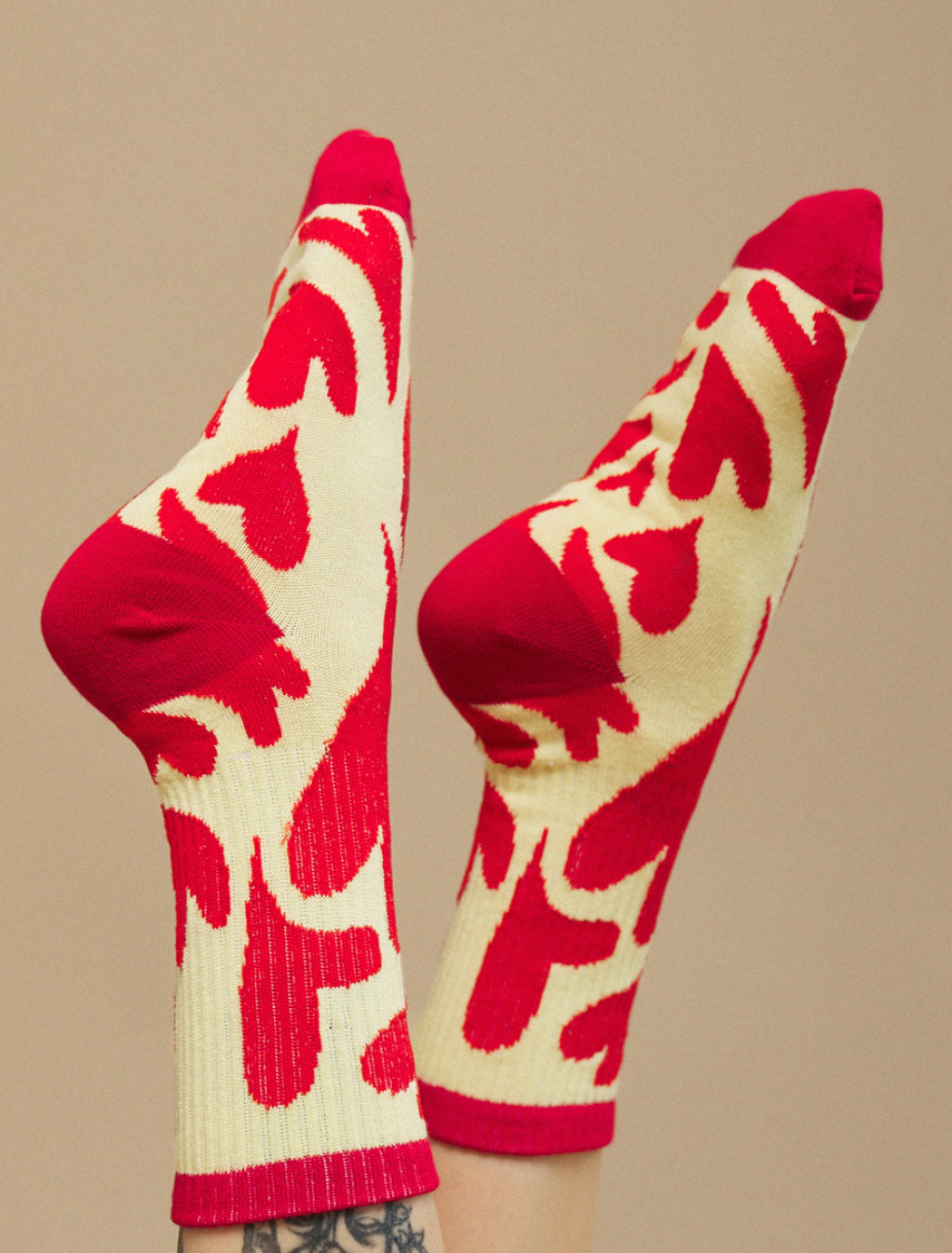 Skarpety Staff red hearts