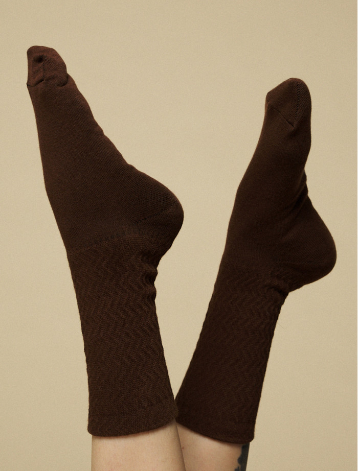 Skarpety Staff brown logo