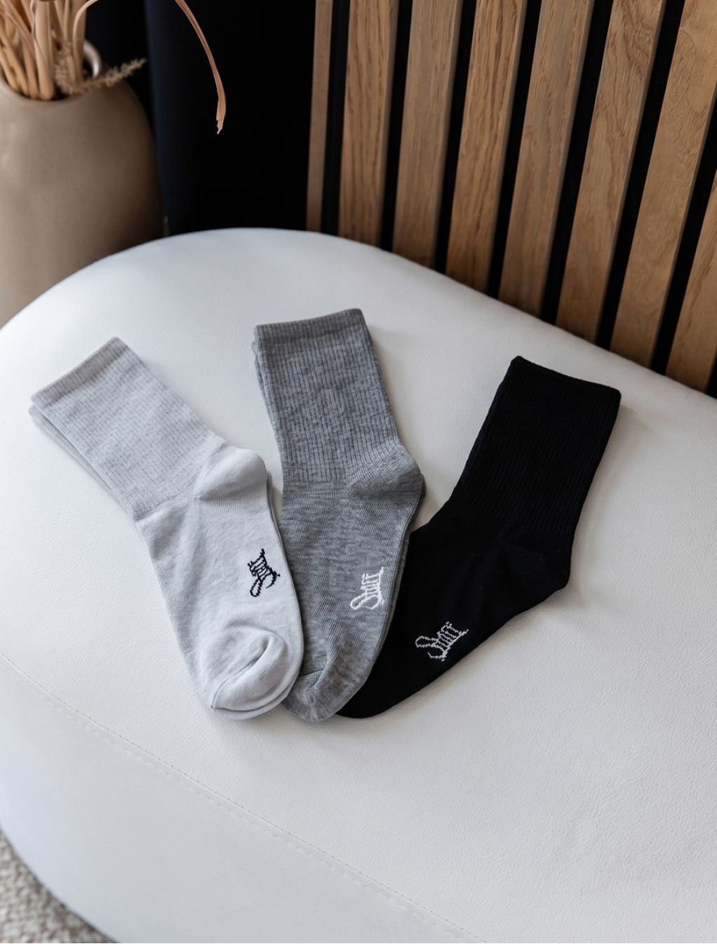 Skarpety Staff light gray/gray/black logo (trzy pary) (r.36-38)
