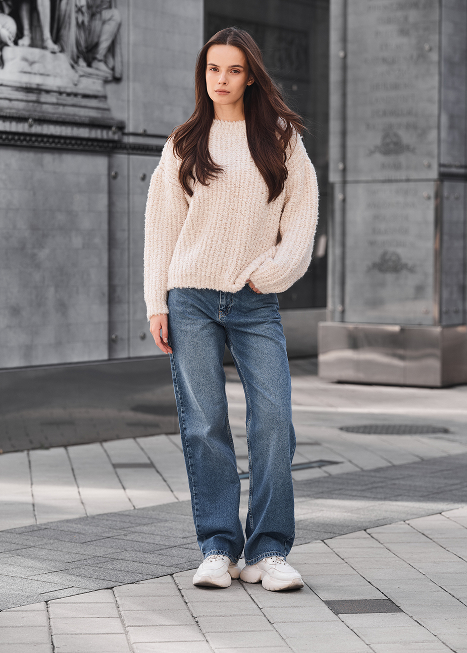 Sweter Staff gi milk oversize