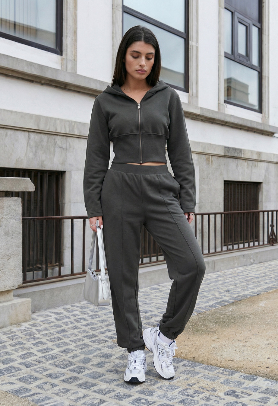 Dres Staff en dark gray