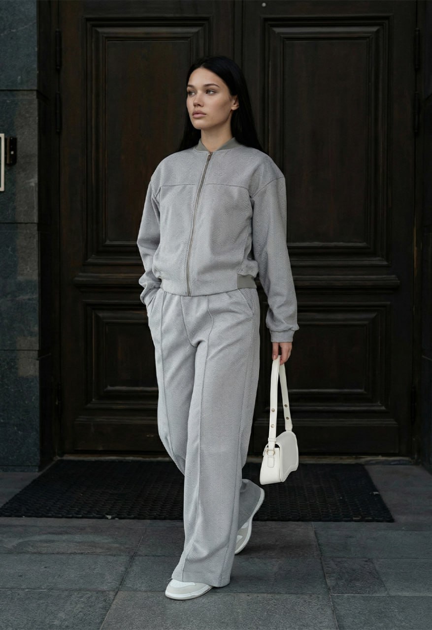 Dres Staff lies light gray