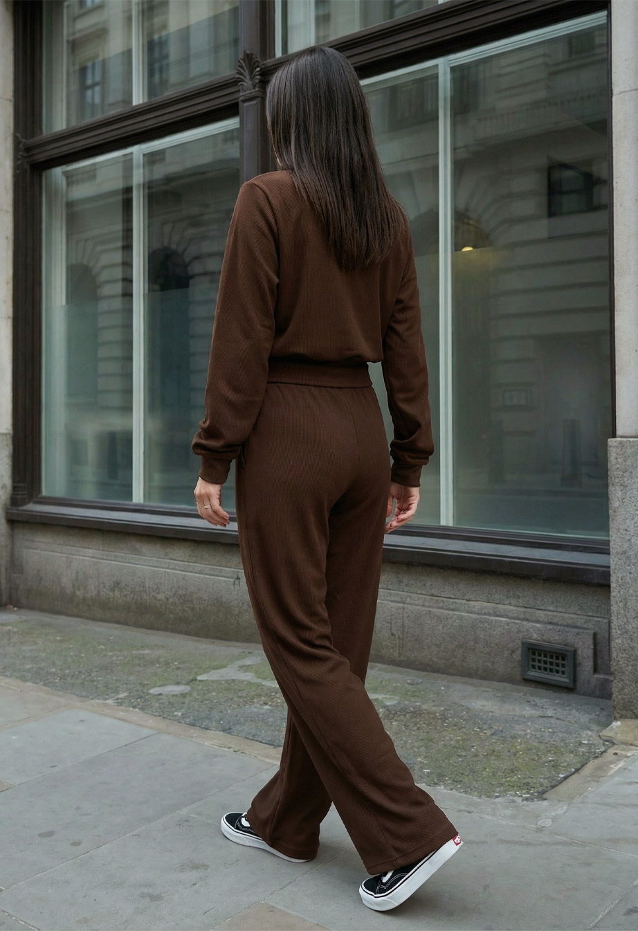 Dres Staff sav brown