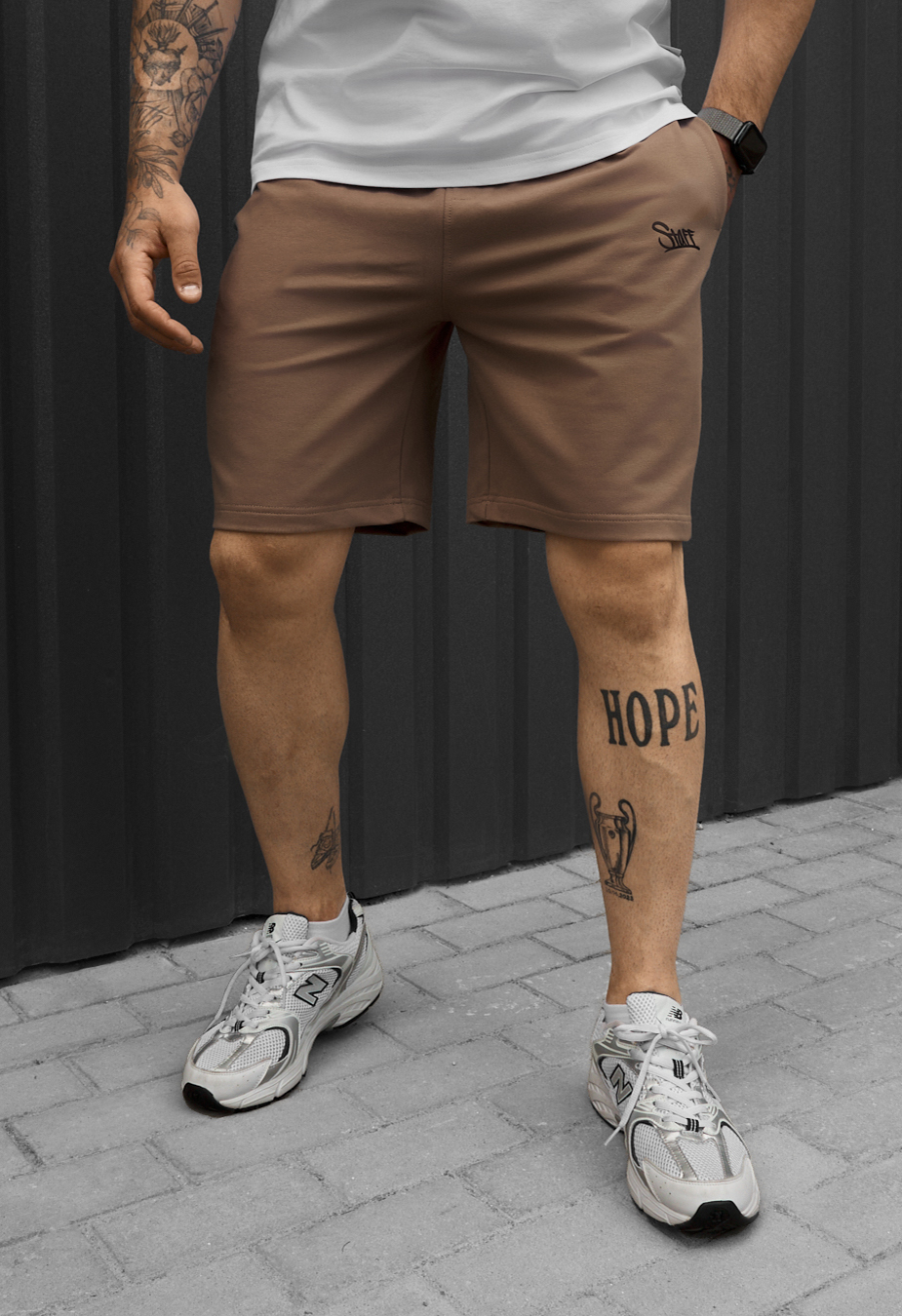 Spodenki Staff brown logo