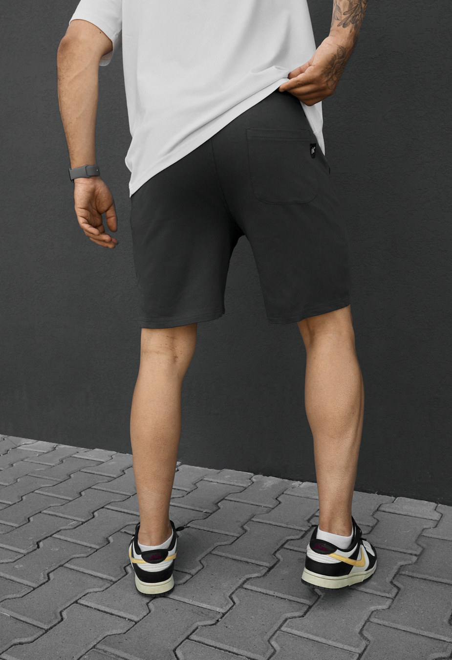 Spodenki Staff dark gray logo
