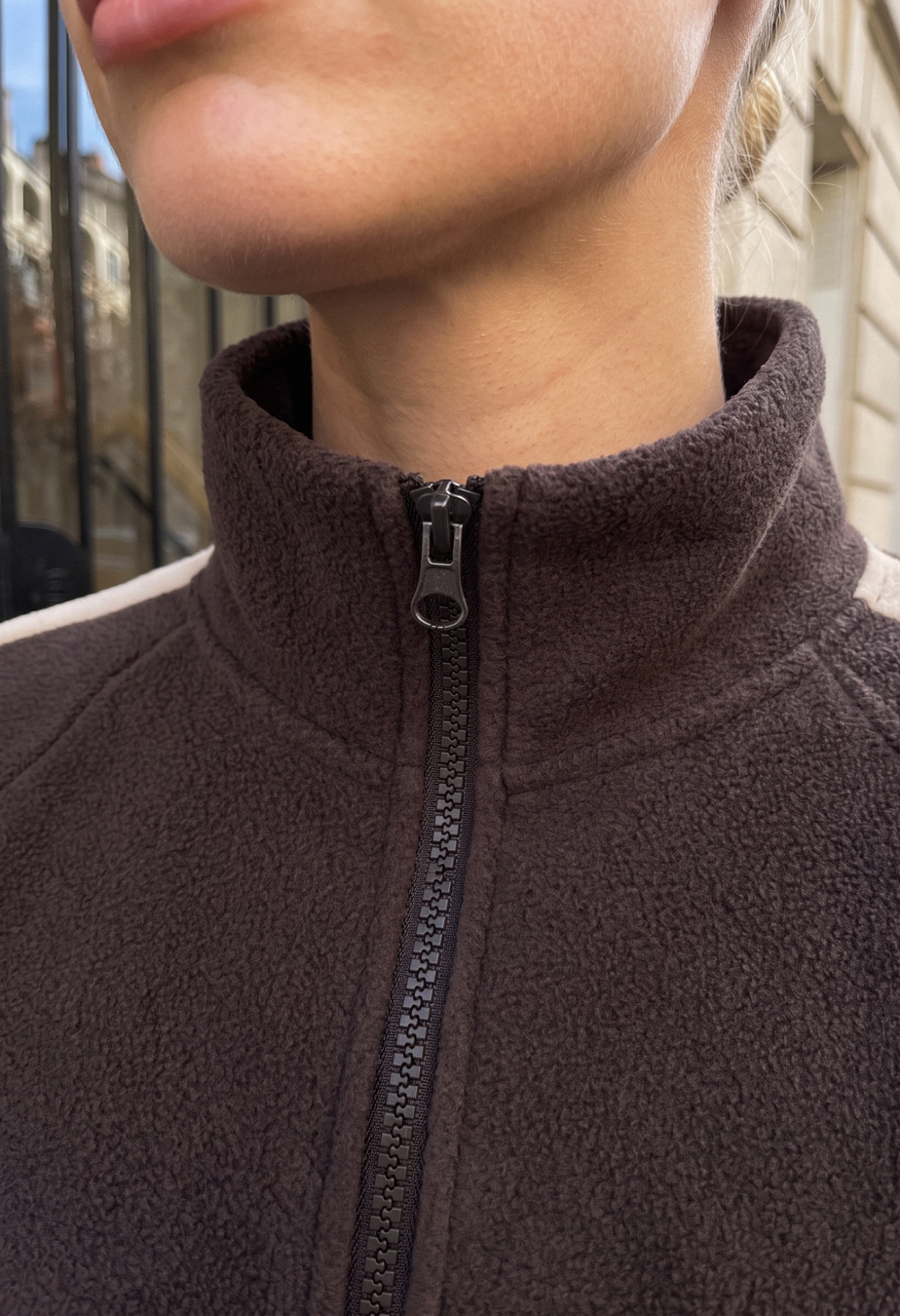 Dres Staff sm brawn fleece