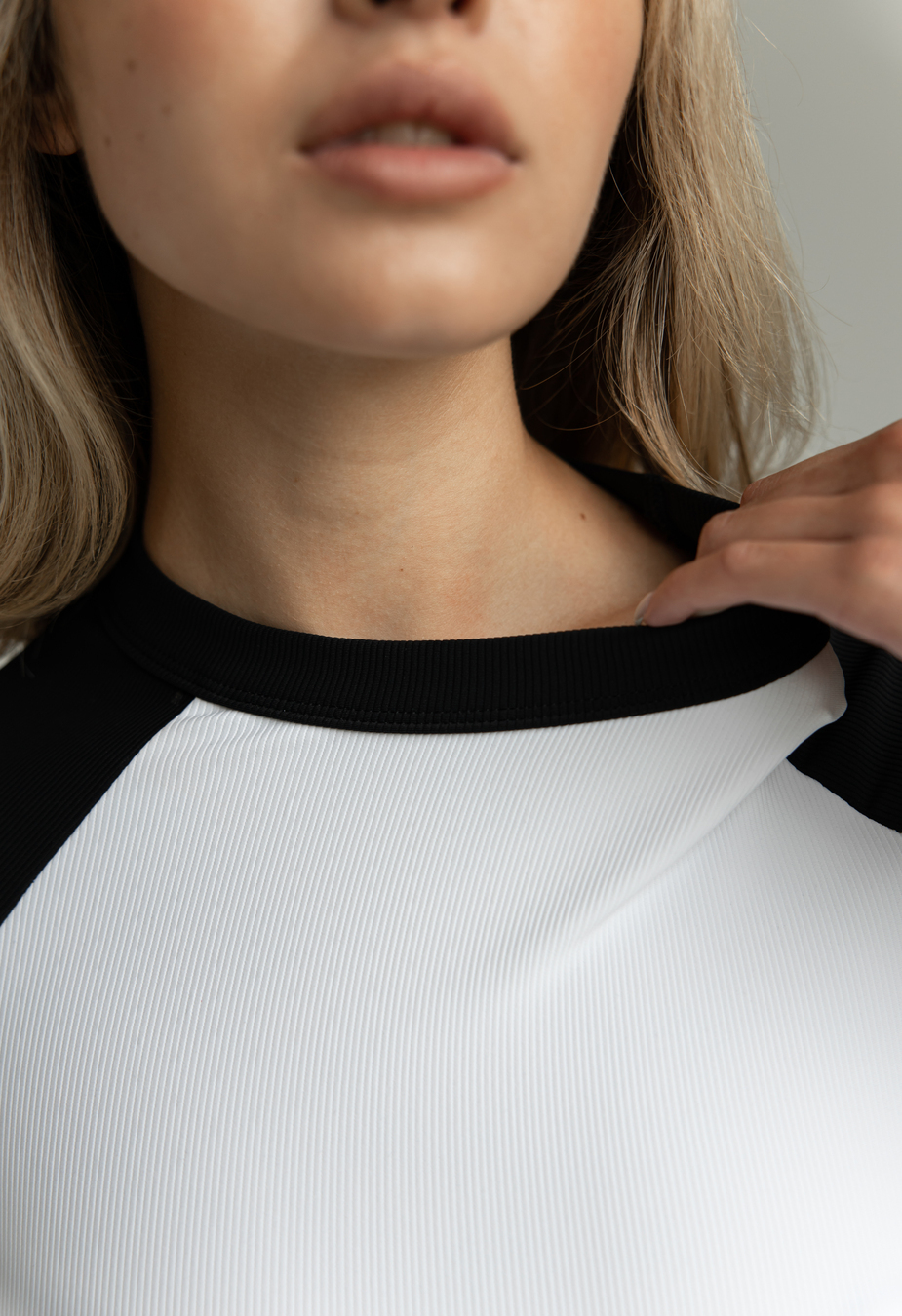 Body Staff wik reglan white & black