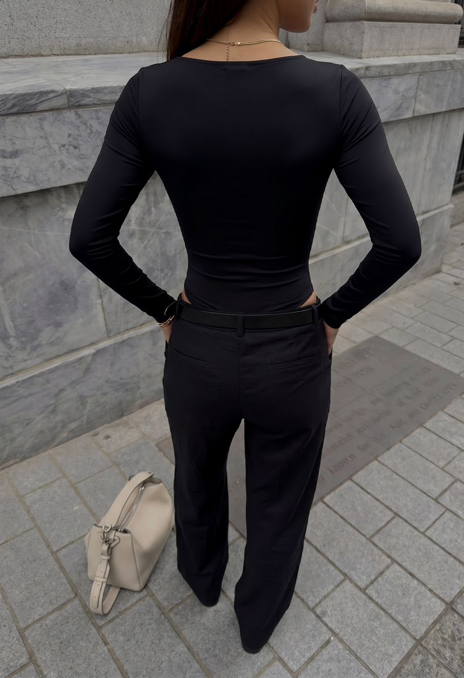 Body Staff en black