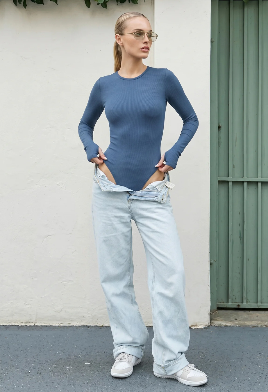 Body Staff q blue