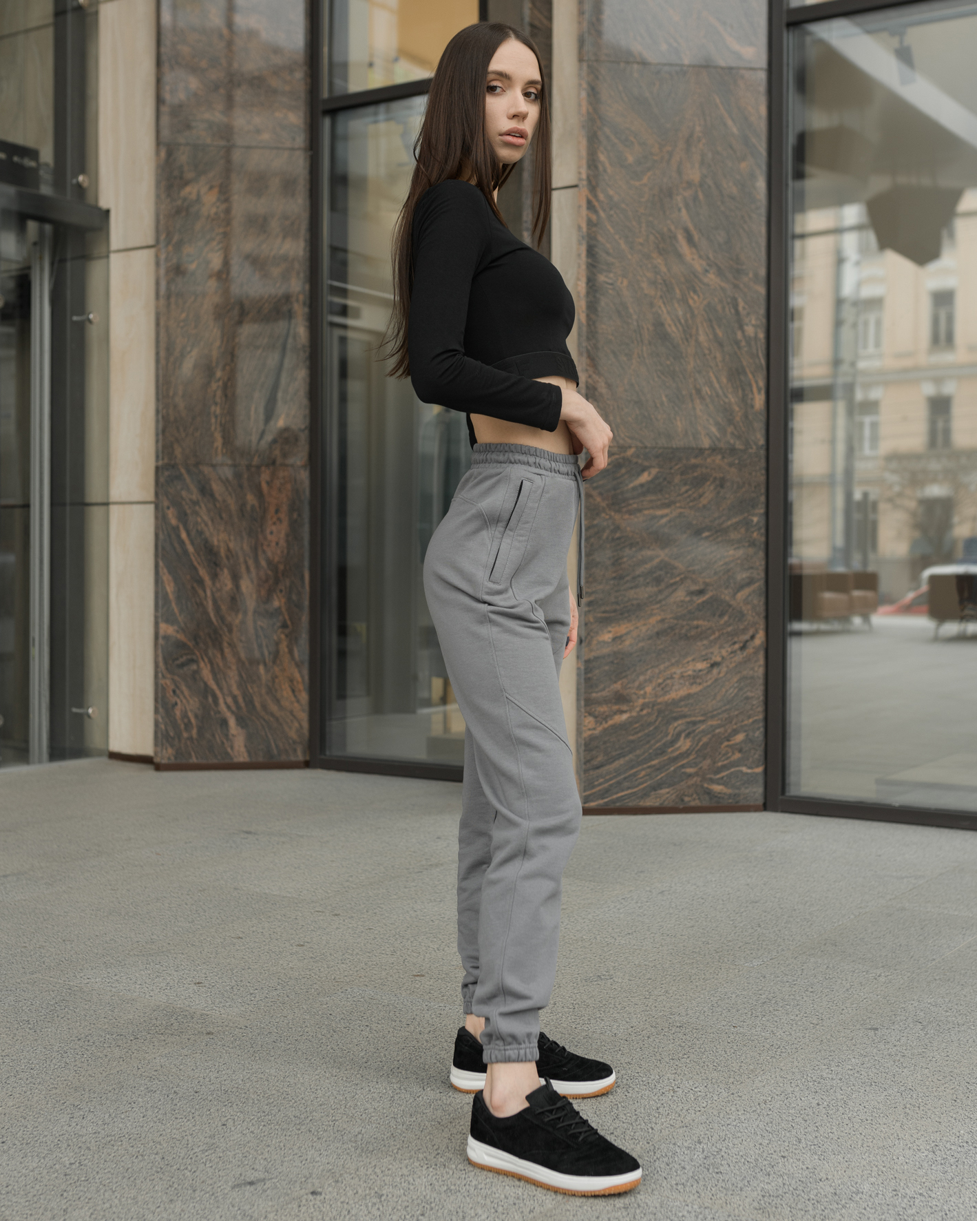 Damskie spodnie sportowe Staff di gray