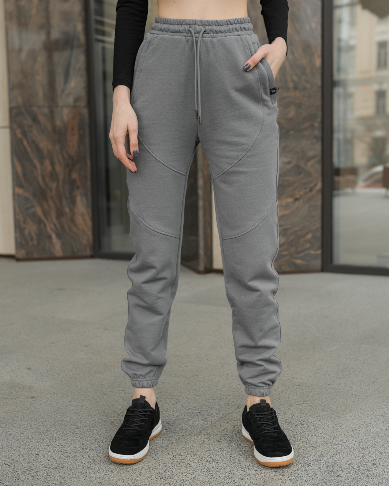 Damskie spodnie sportowe Staff di gray