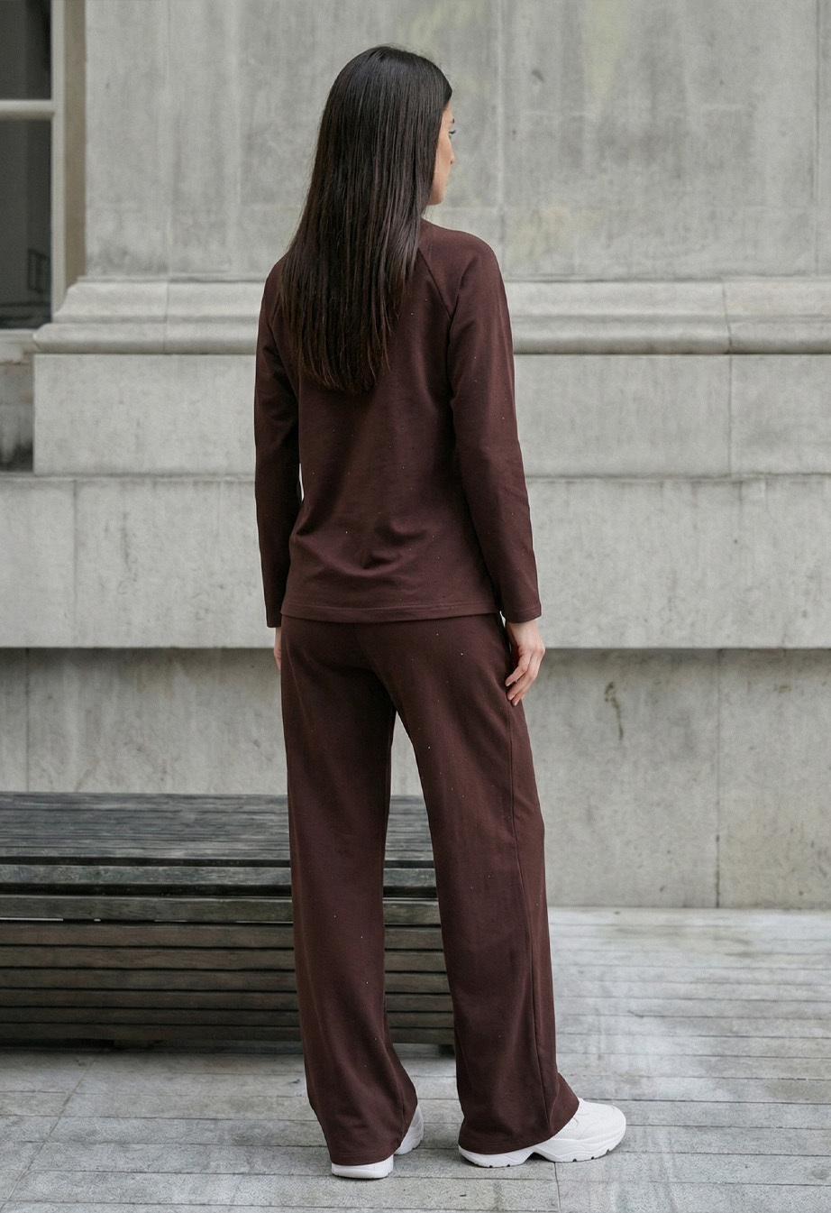 Dres Staff bou brown