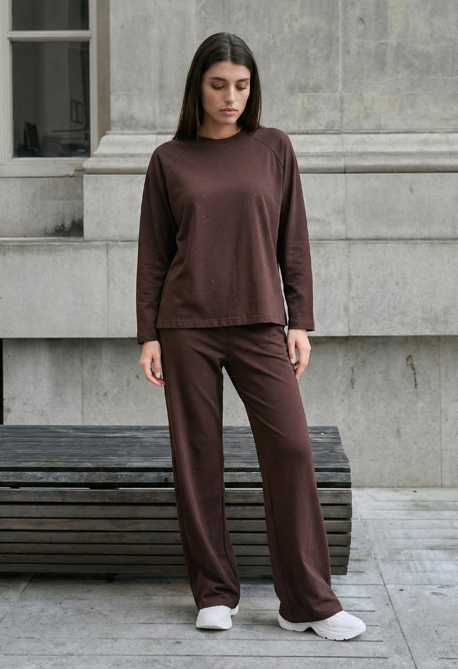 Dres Staff bou brown