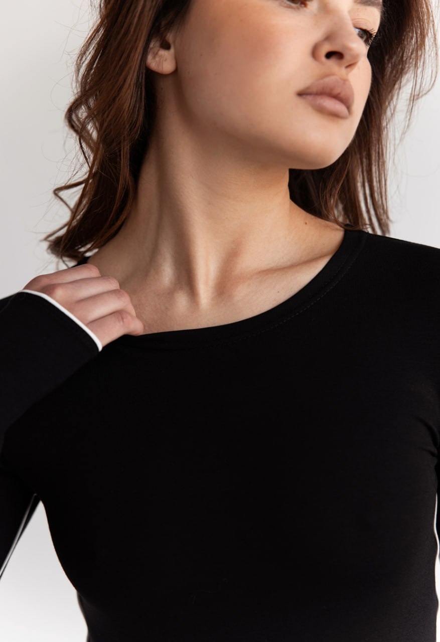 Body Staff ish black & white