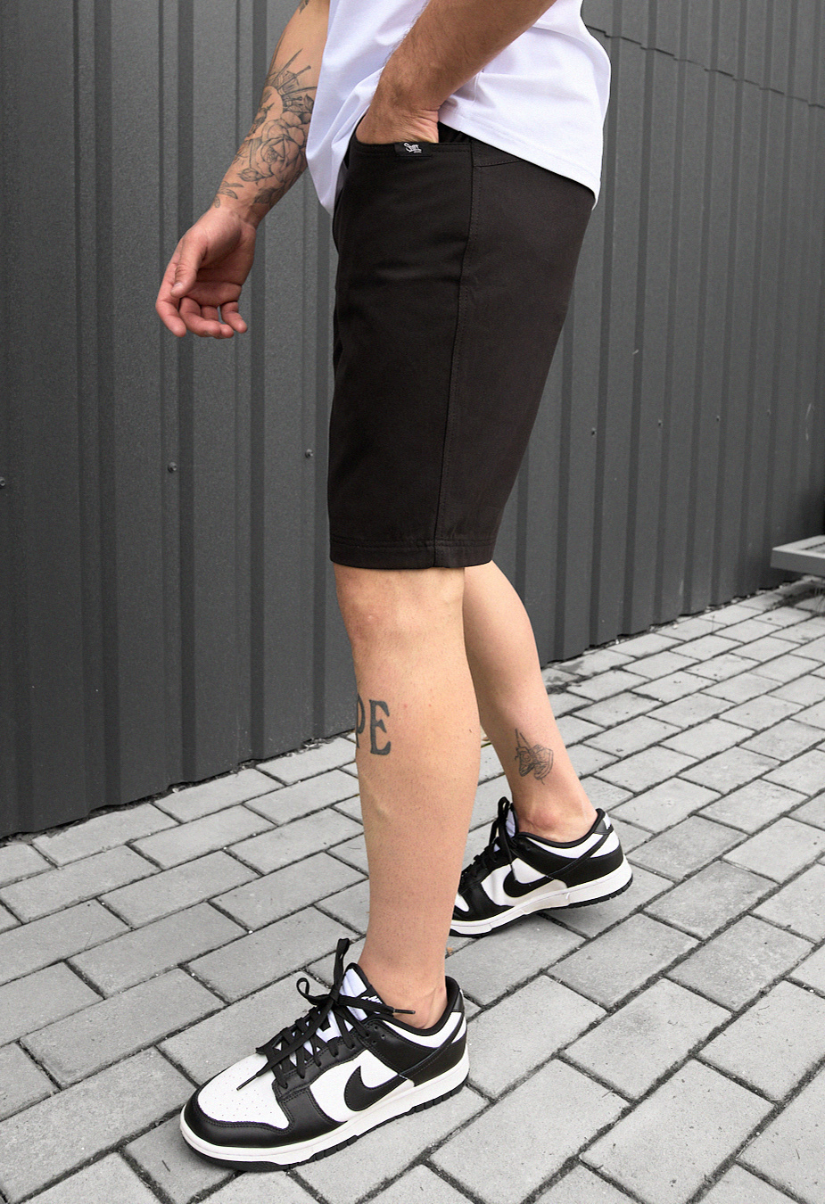 Spodenki Staff je black