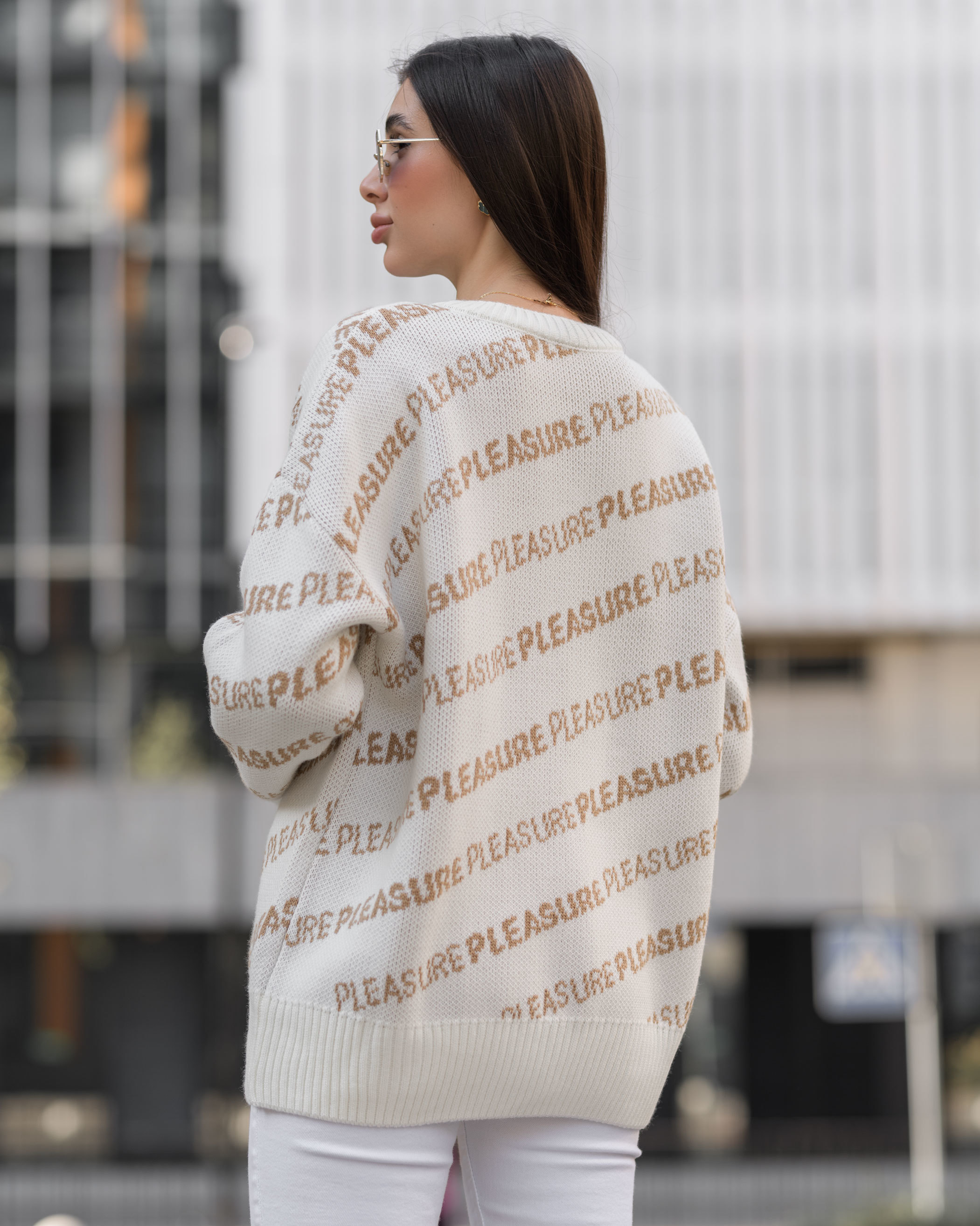 Damski sweter Staff pleasure oversize white