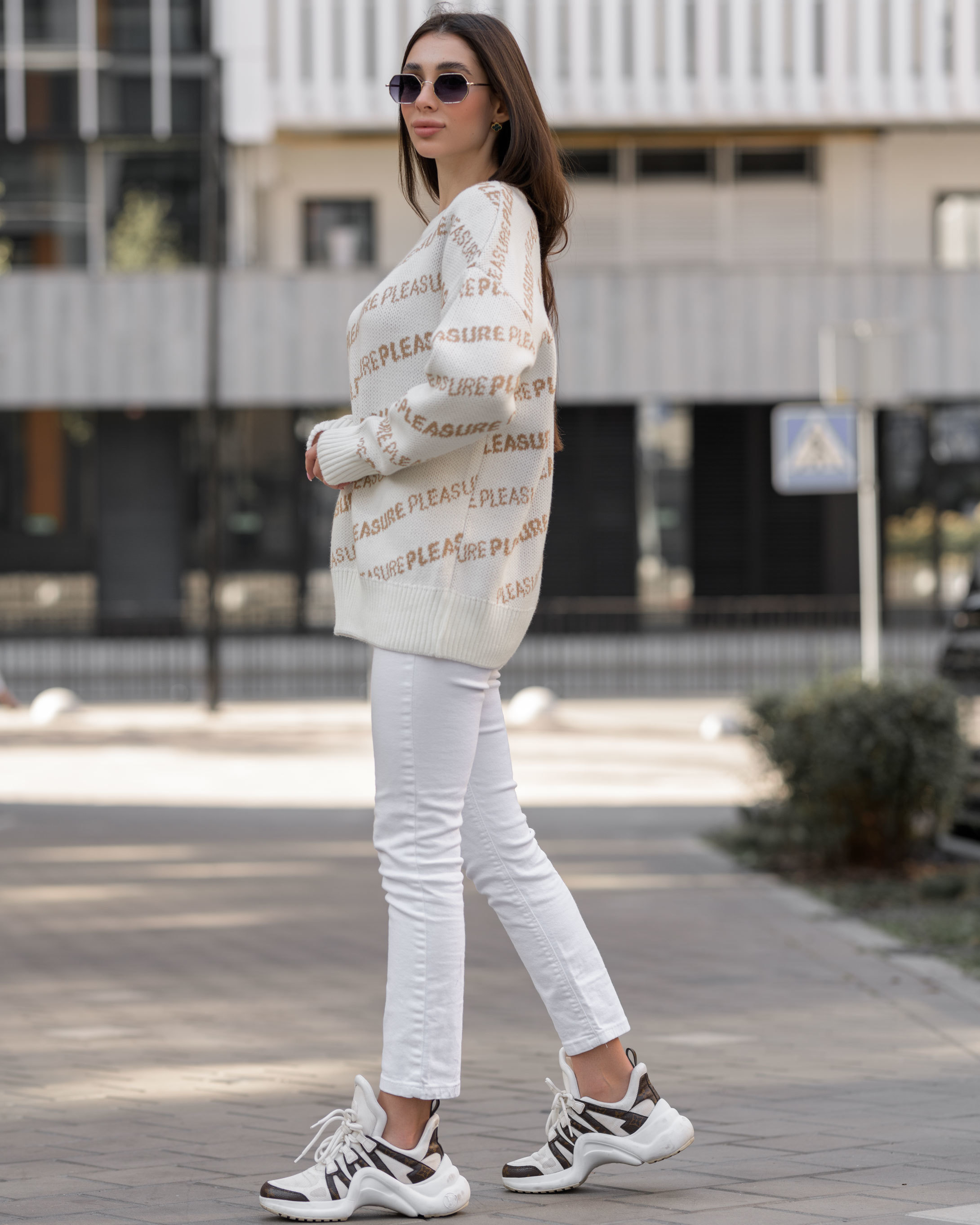 Damski sweter Staff pleasure oversize white