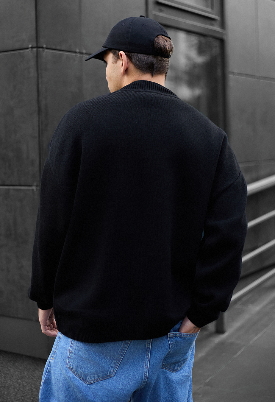 Dzianinowy sweter Staff all black oversize