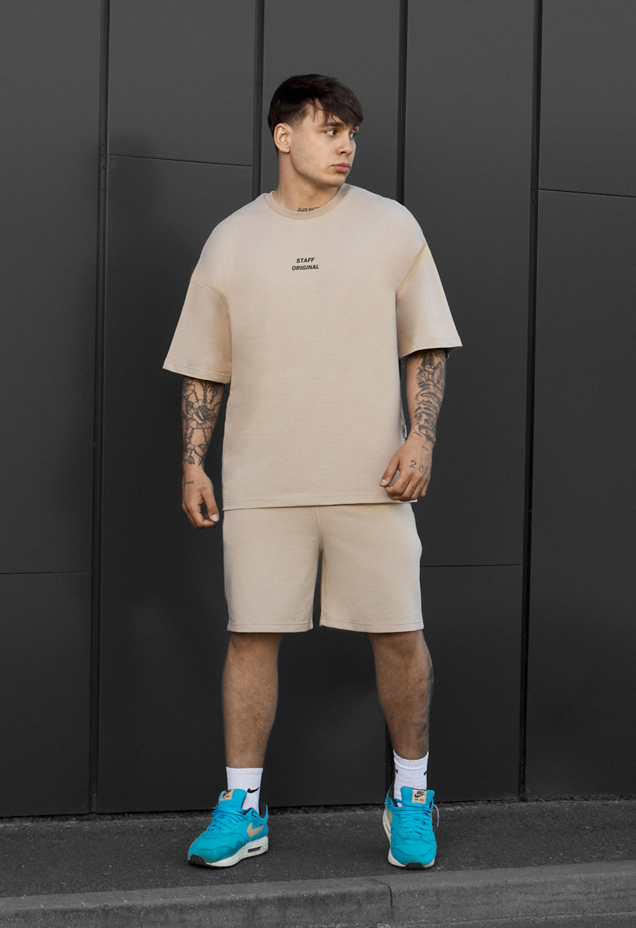 Komplet koszulka + spodenki Staff no beige oversize