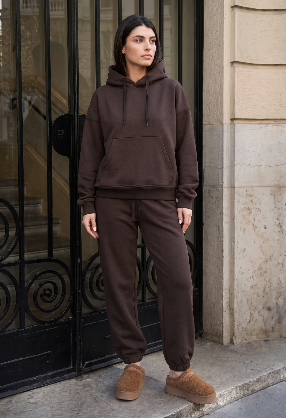 Dres Staff sem dark brown oversize fleece