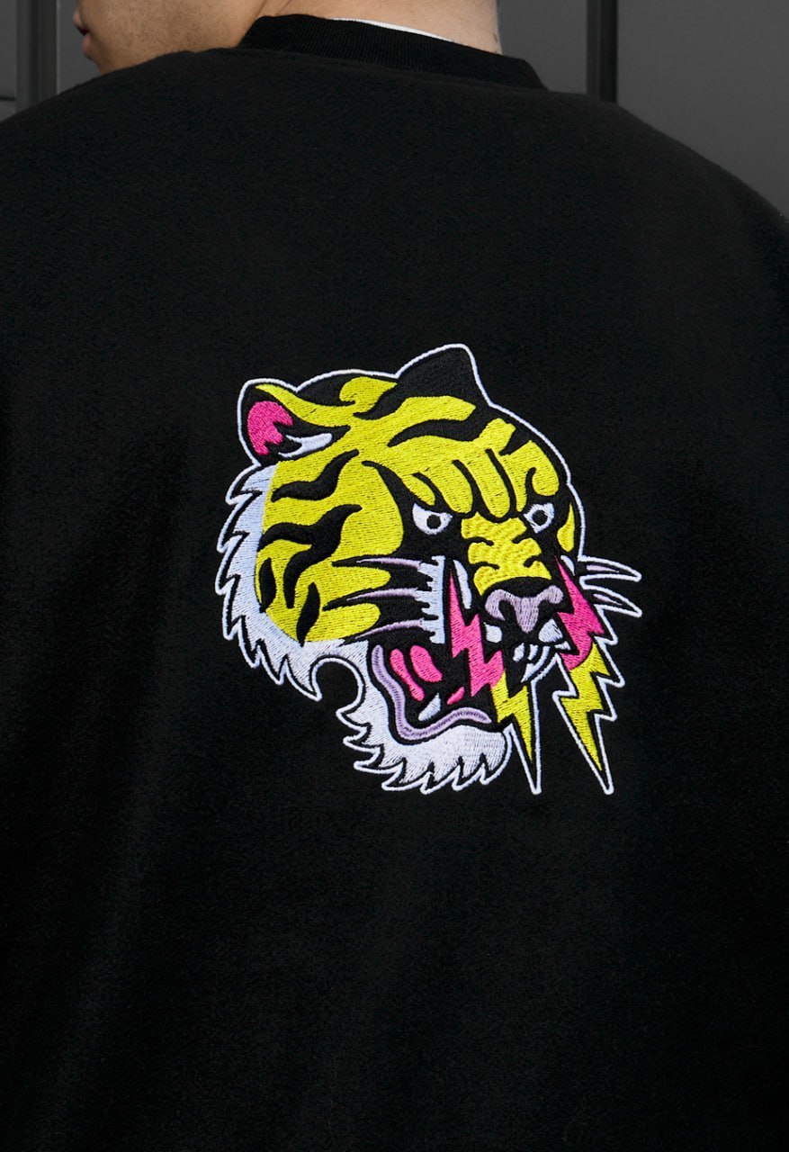 Bomber Staff x Husll tiger