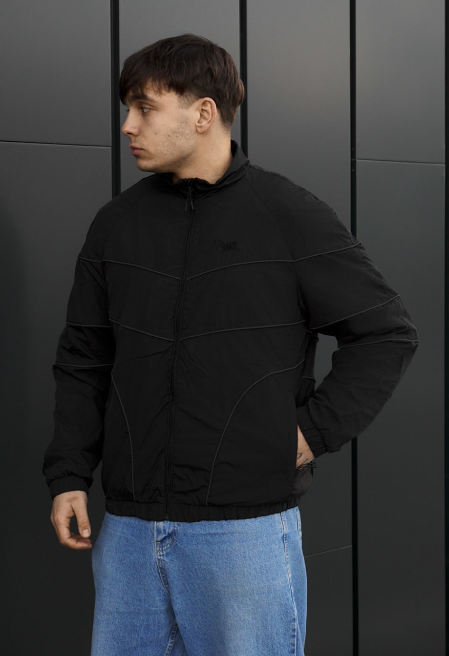 Wiatrówka at black reflective