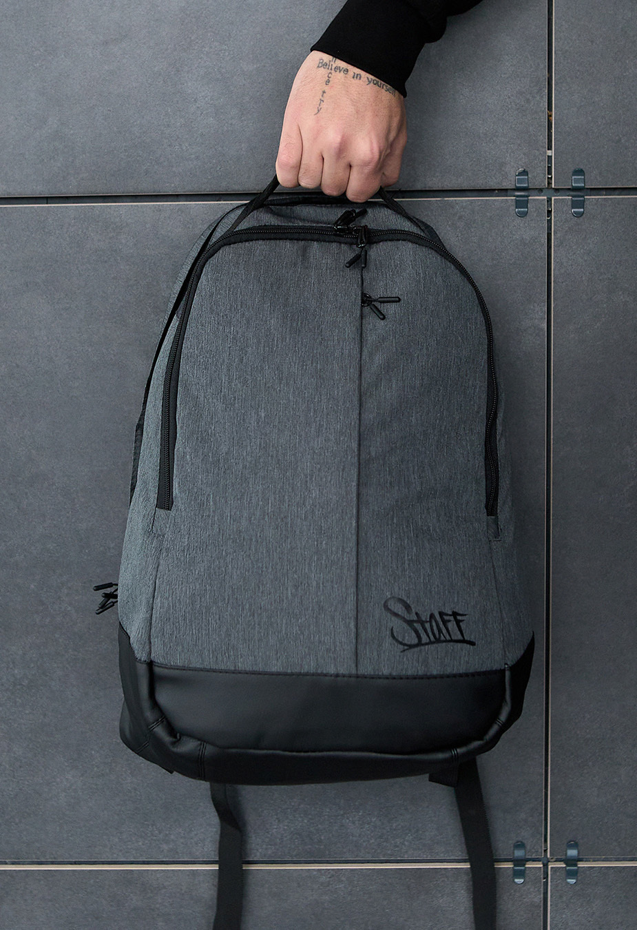 Plecak Staff po 30L logo gray