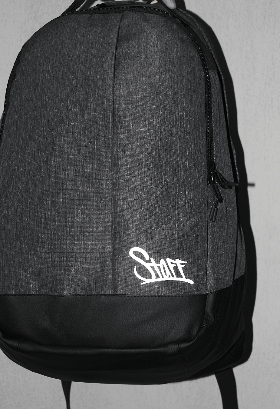 Plecak Staff po 30L logo gray