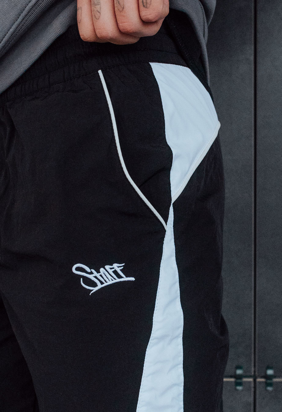 Joggery Staff retro black