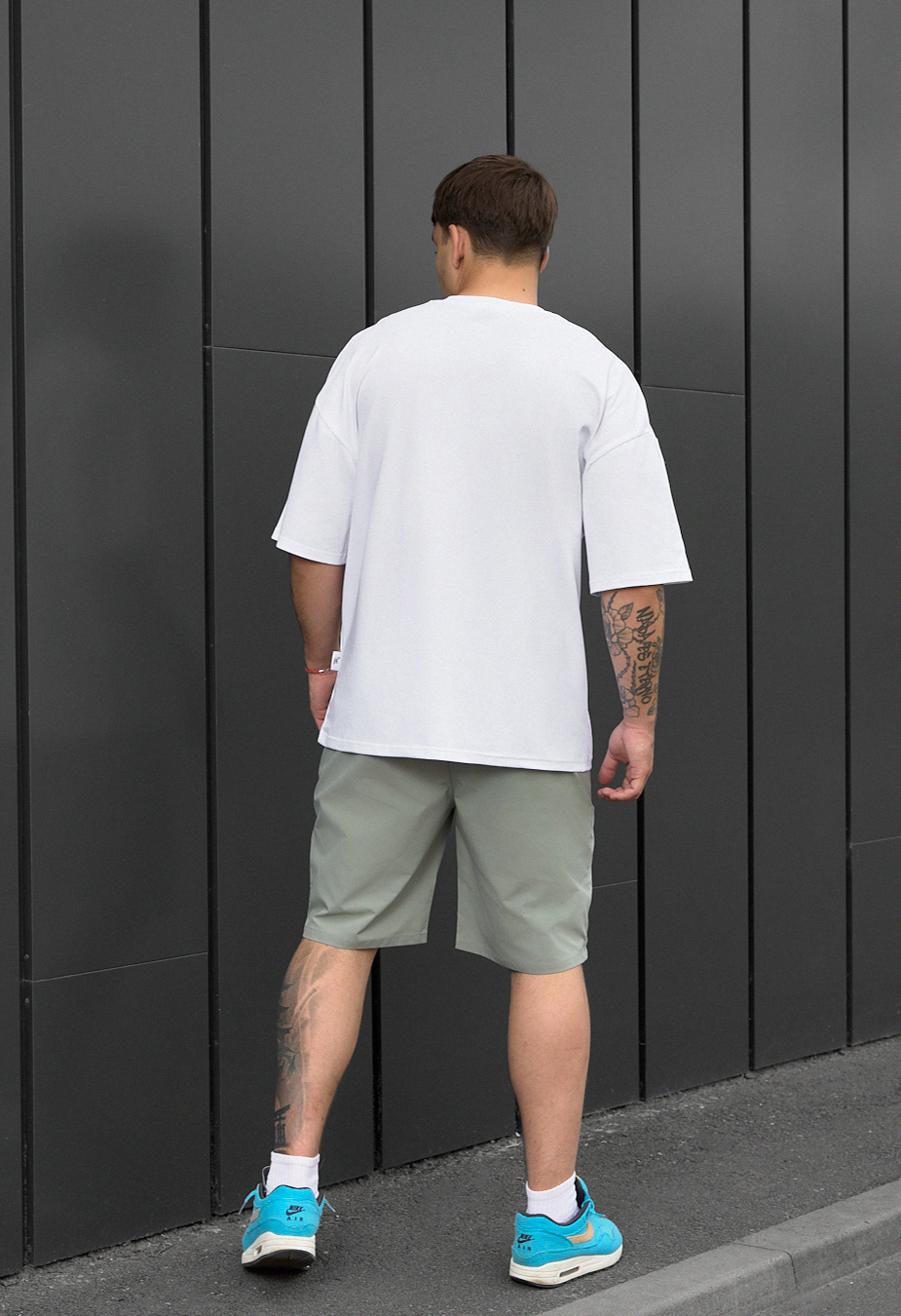 Komplet koszulka + spodenki Staff patt white & light olive oversize