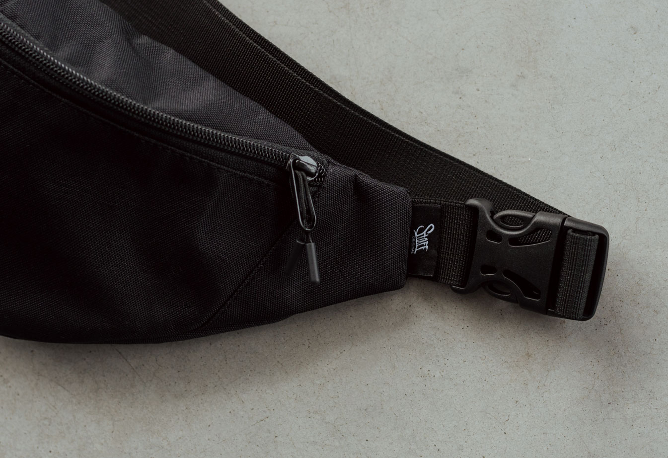 Torba na pas Staff mo black