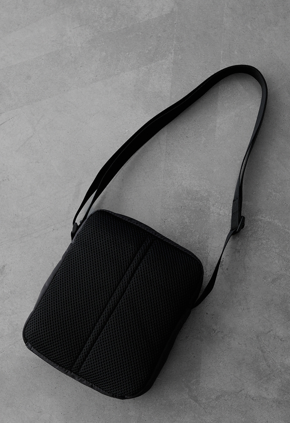 Torba na ramię Staff alp dark gray