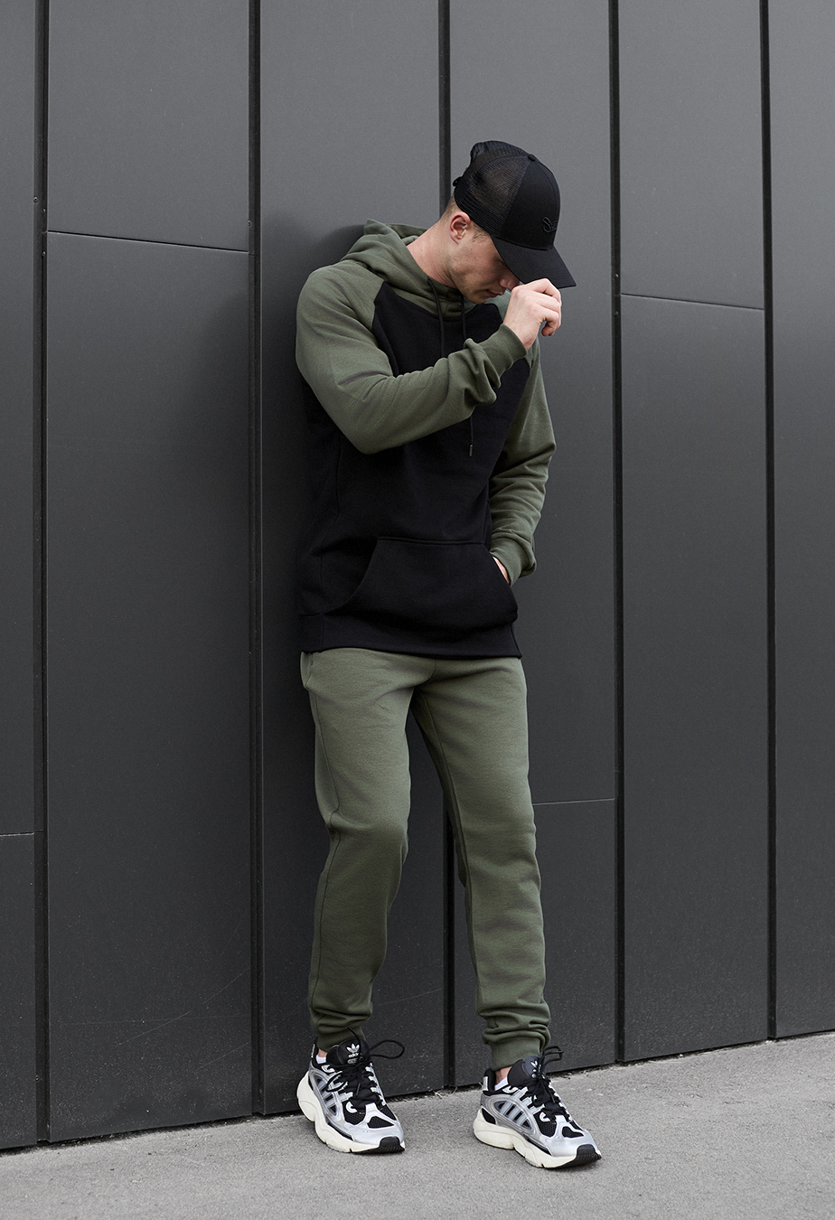 Dres Staff ro khaki & black