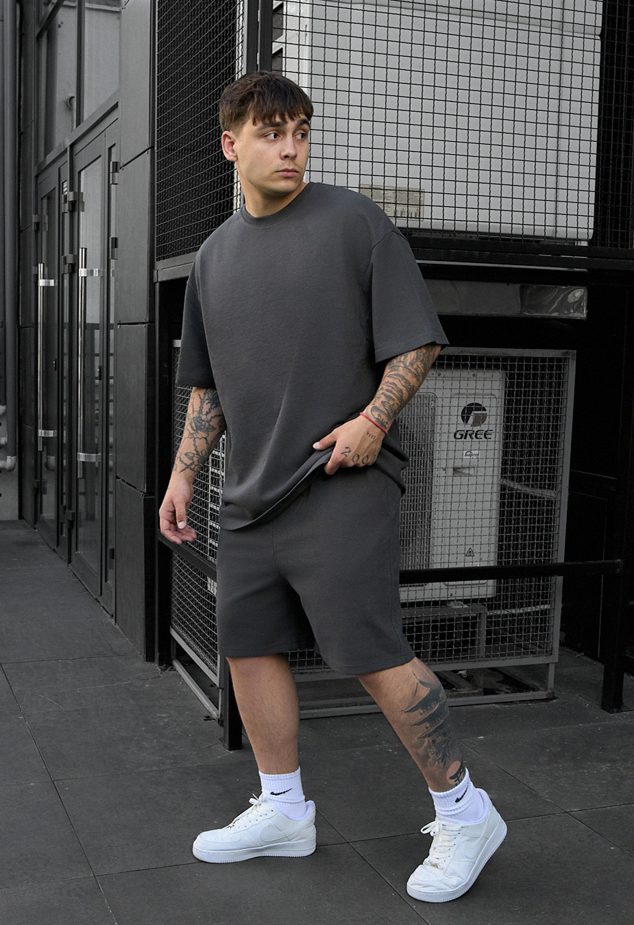 Komplet koszulka + spodenki Staff vic dark gray oversize