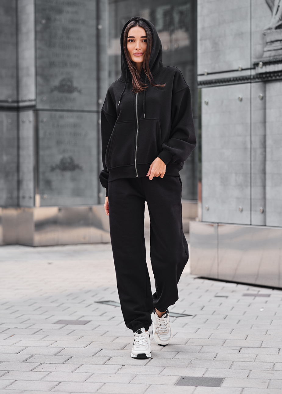 Dres Staff on black oversize fleece