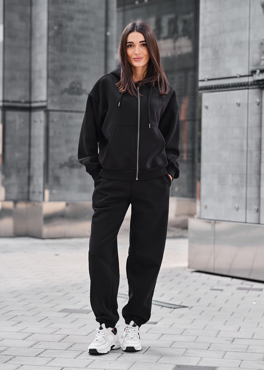 Dres Staff on black oversize fleece