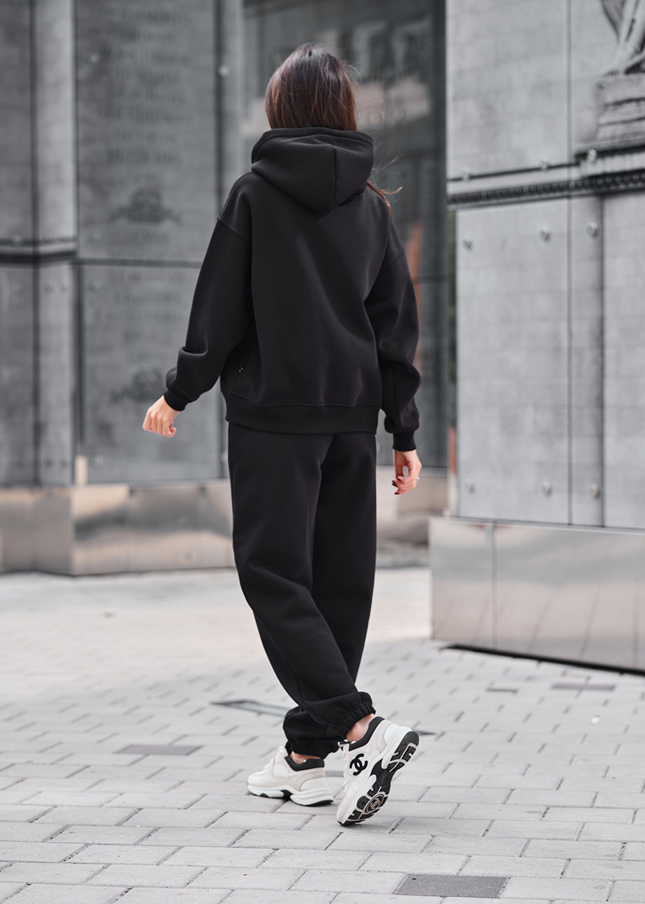 Dres Staff on black oversize fleece