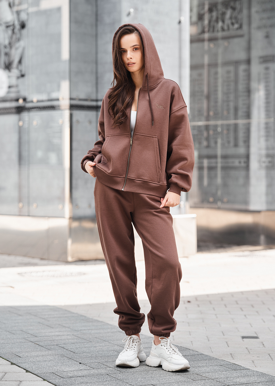 Dres Staff on brown oversize fleece