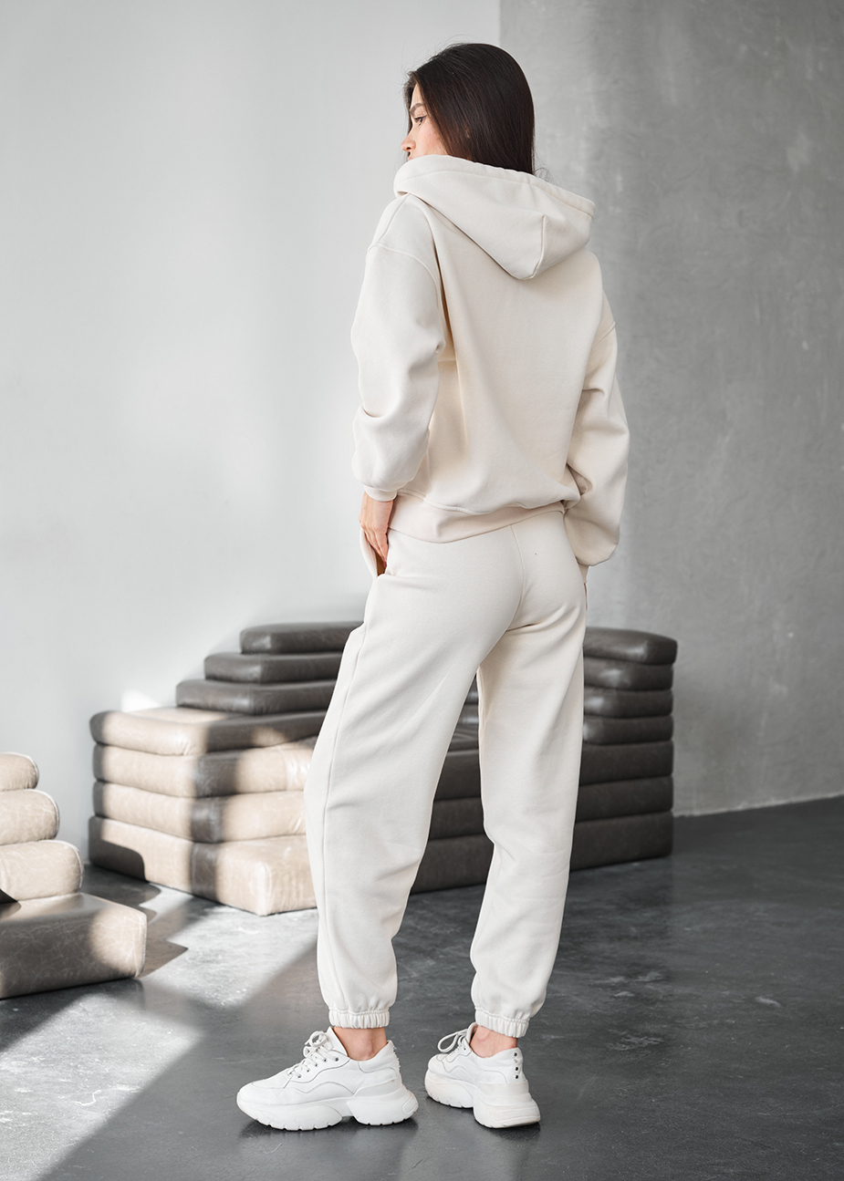 Dres Staff on milk oversize fleece