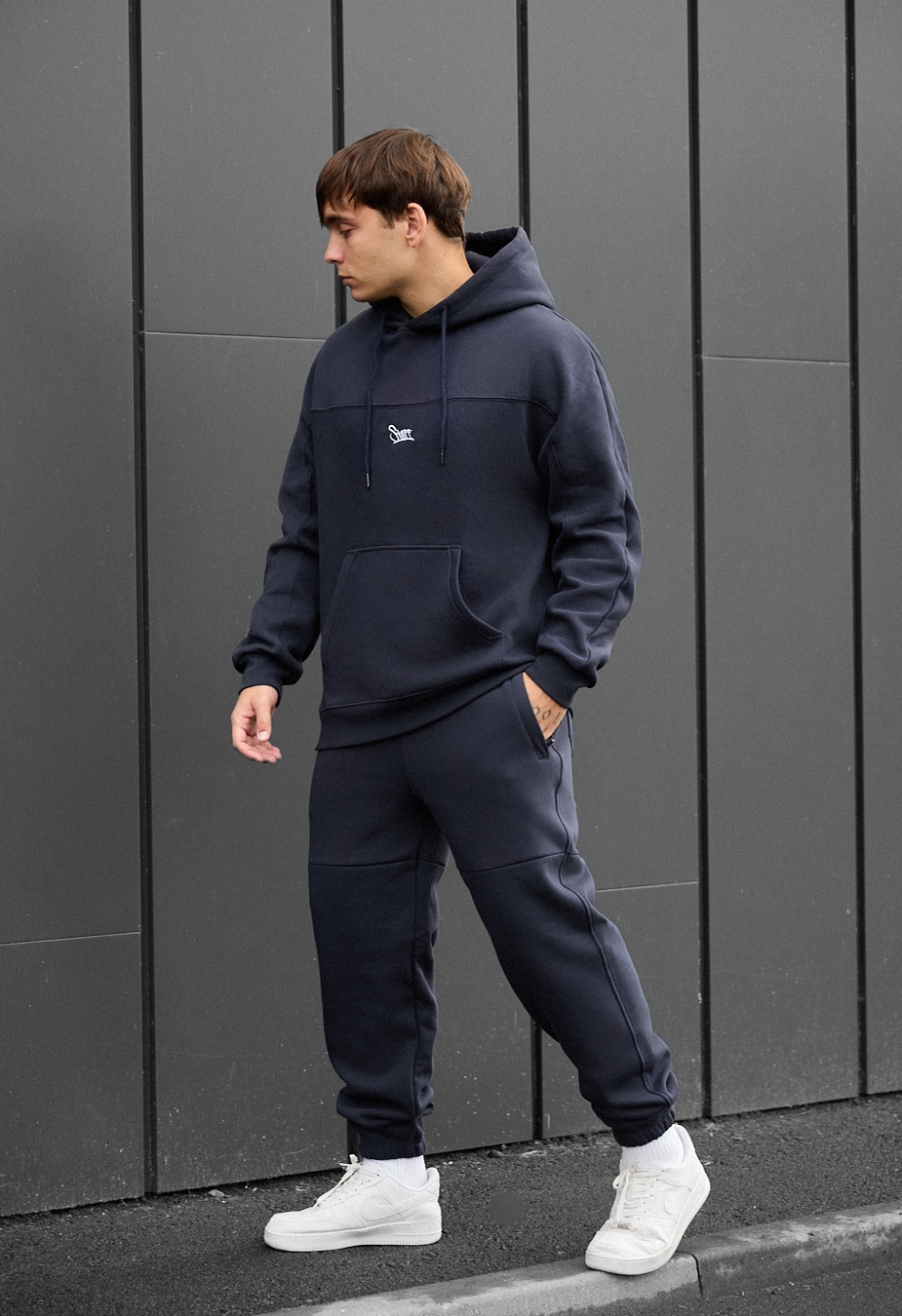 Dres Staff say navy logo fleece