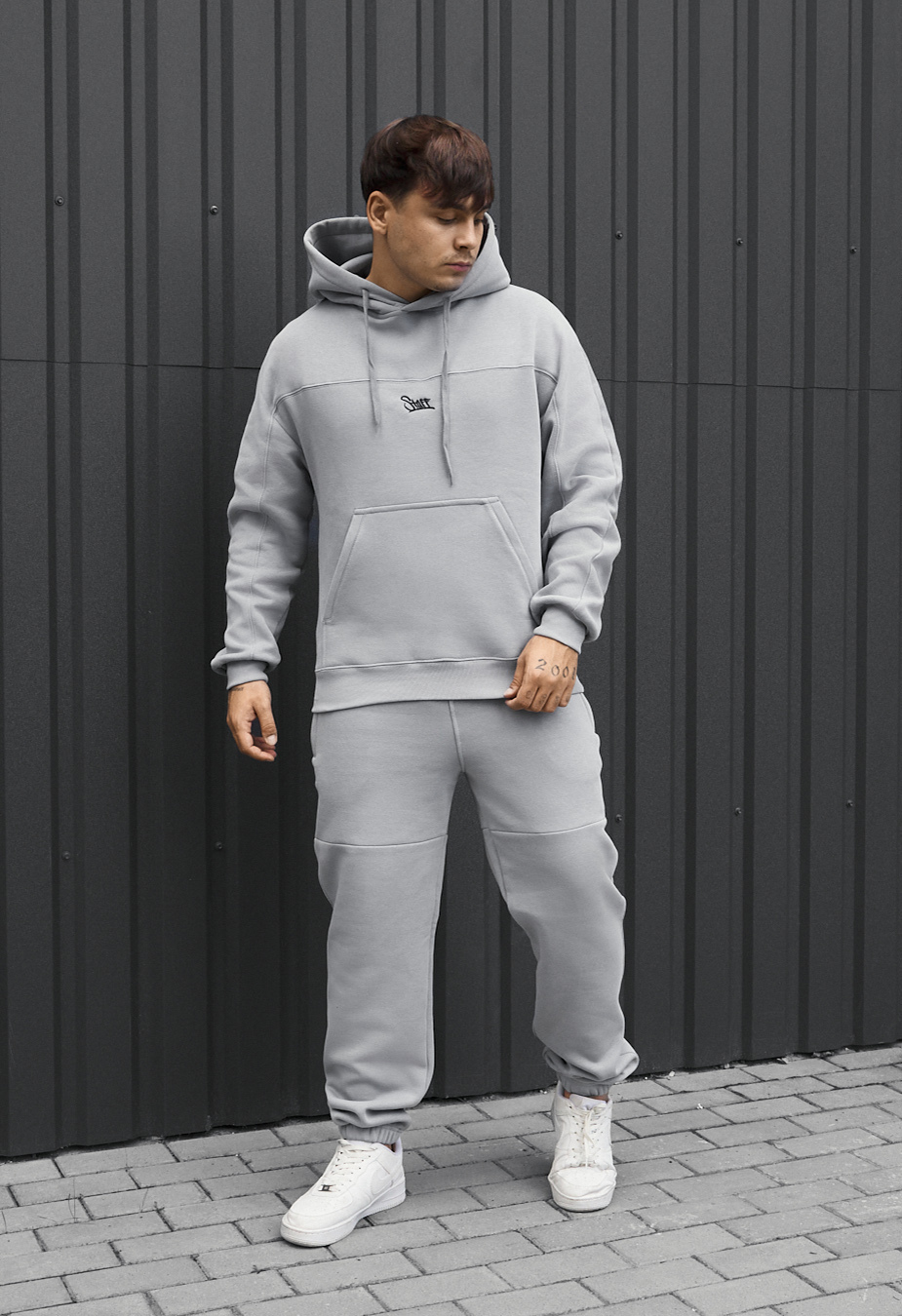 Dres Staff say light gray logo fleece