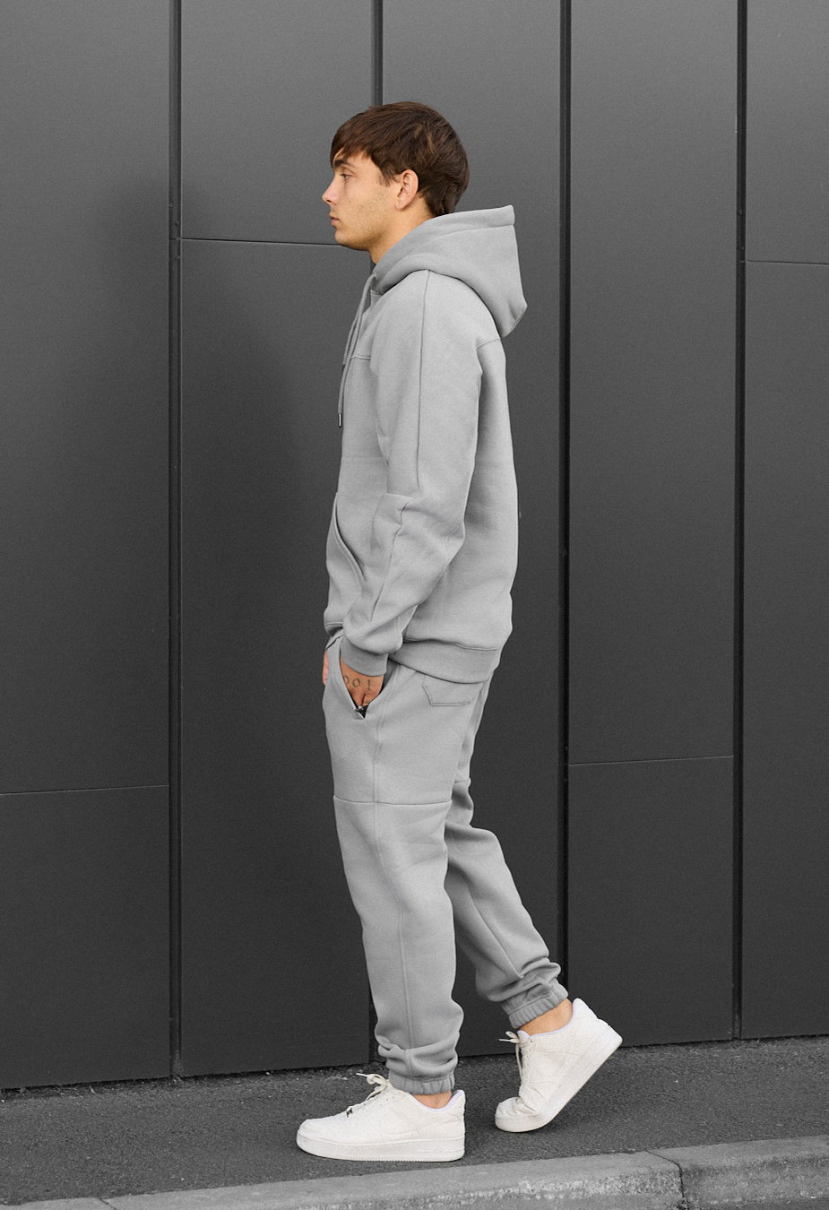 Dres Staff say light gray logo fleece