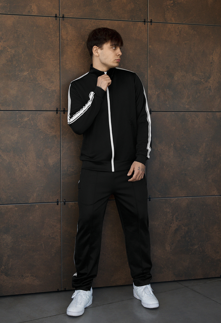 Dres Staff jak black