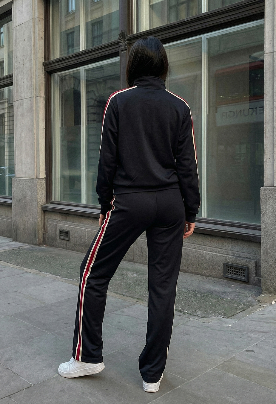 Dres Staff dis black