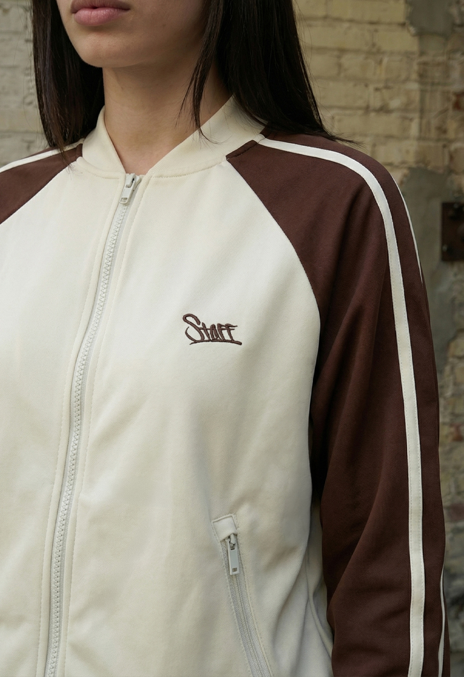 Dres Staff adi zip logo milk & brown
