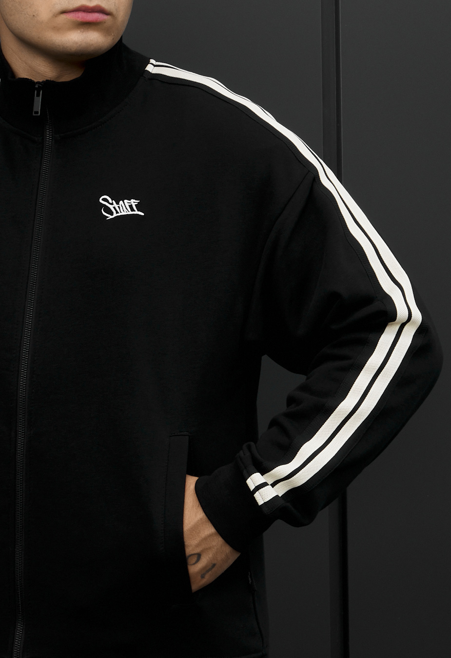 Olimpijka Staff lok zip light black oversize