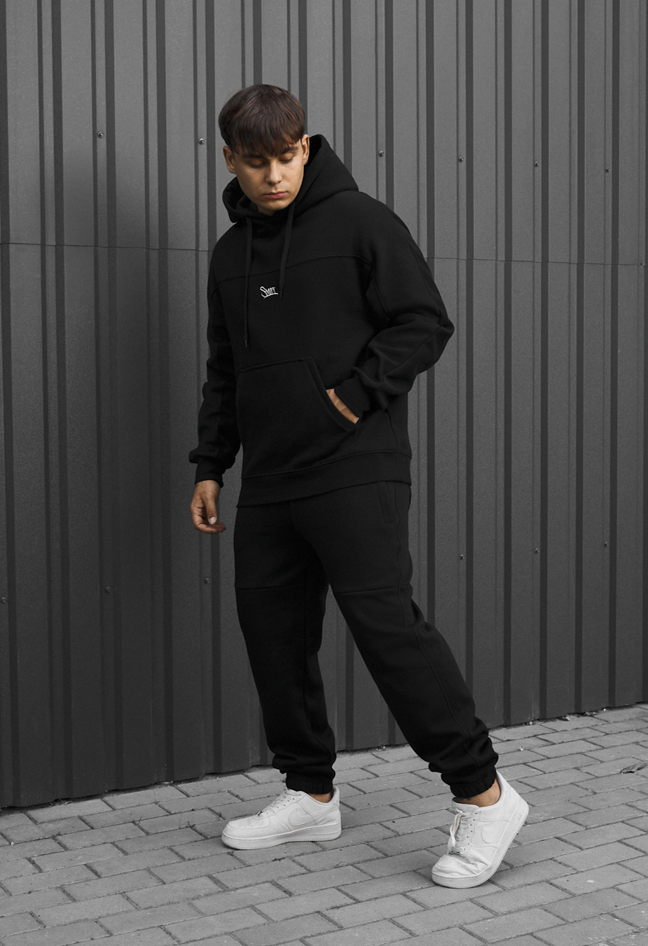 Dres Staff say black logo fleece