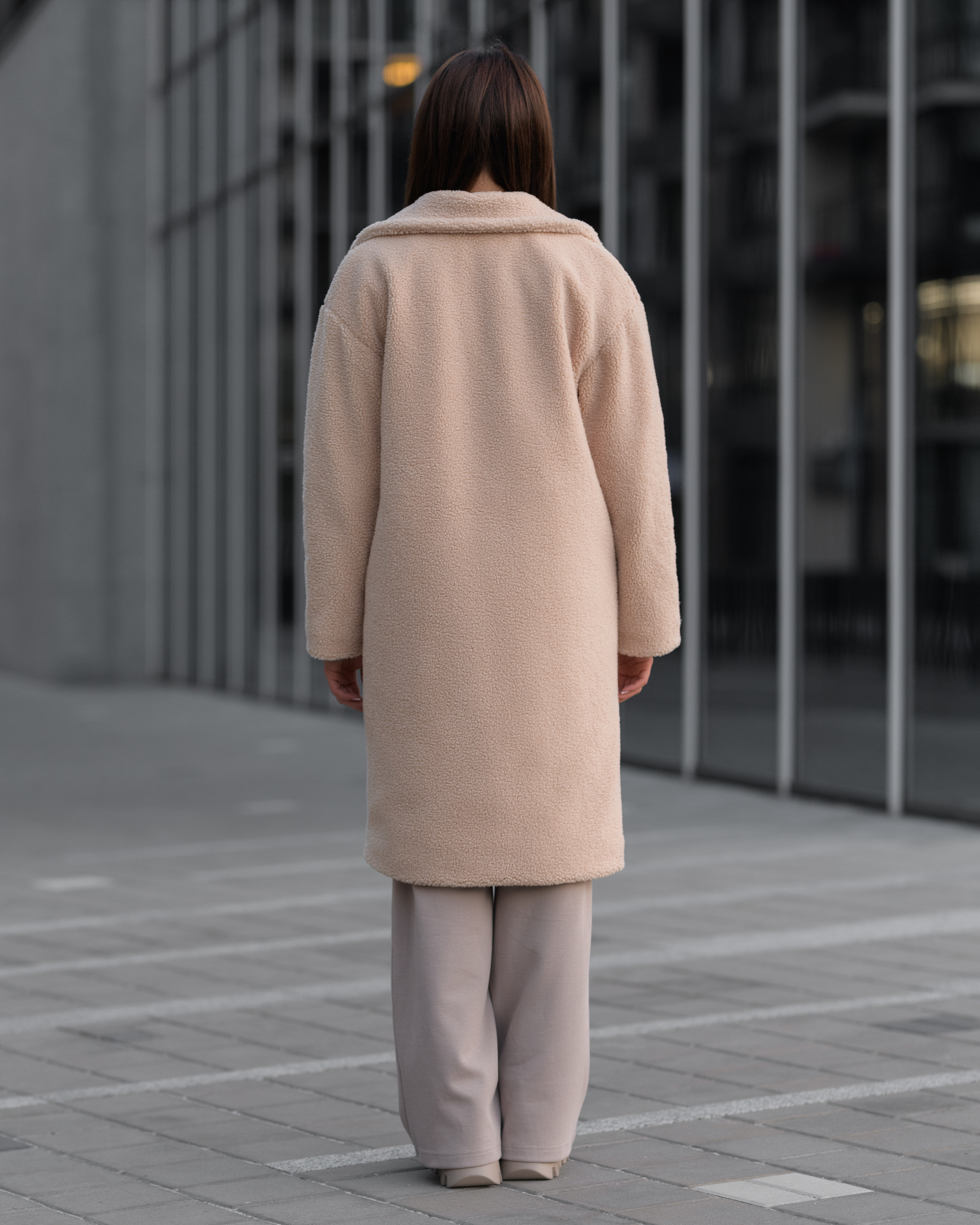 Damski płaszcz futrzany Staff beige