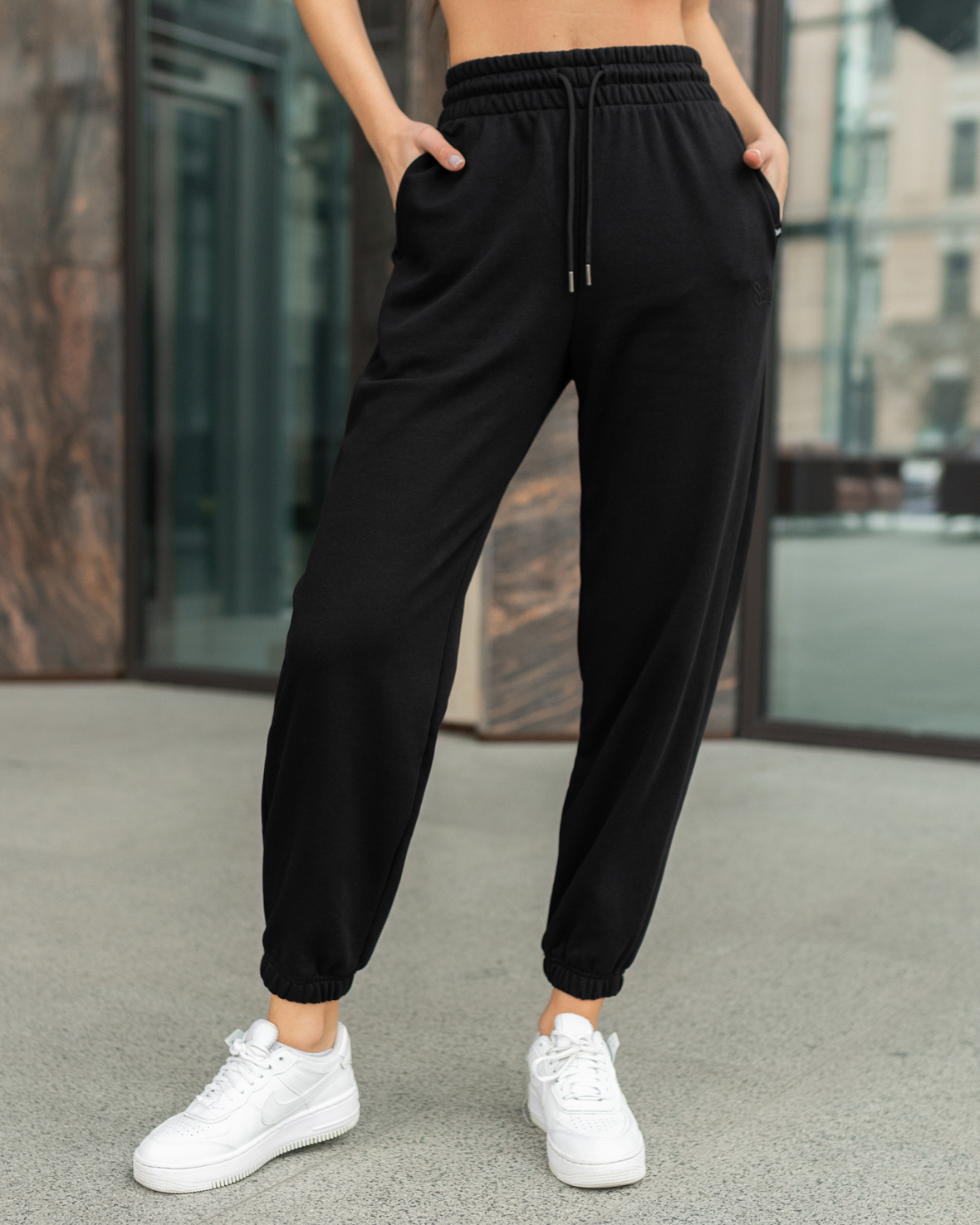 Damskie spodnie dresowe Staff ea black
