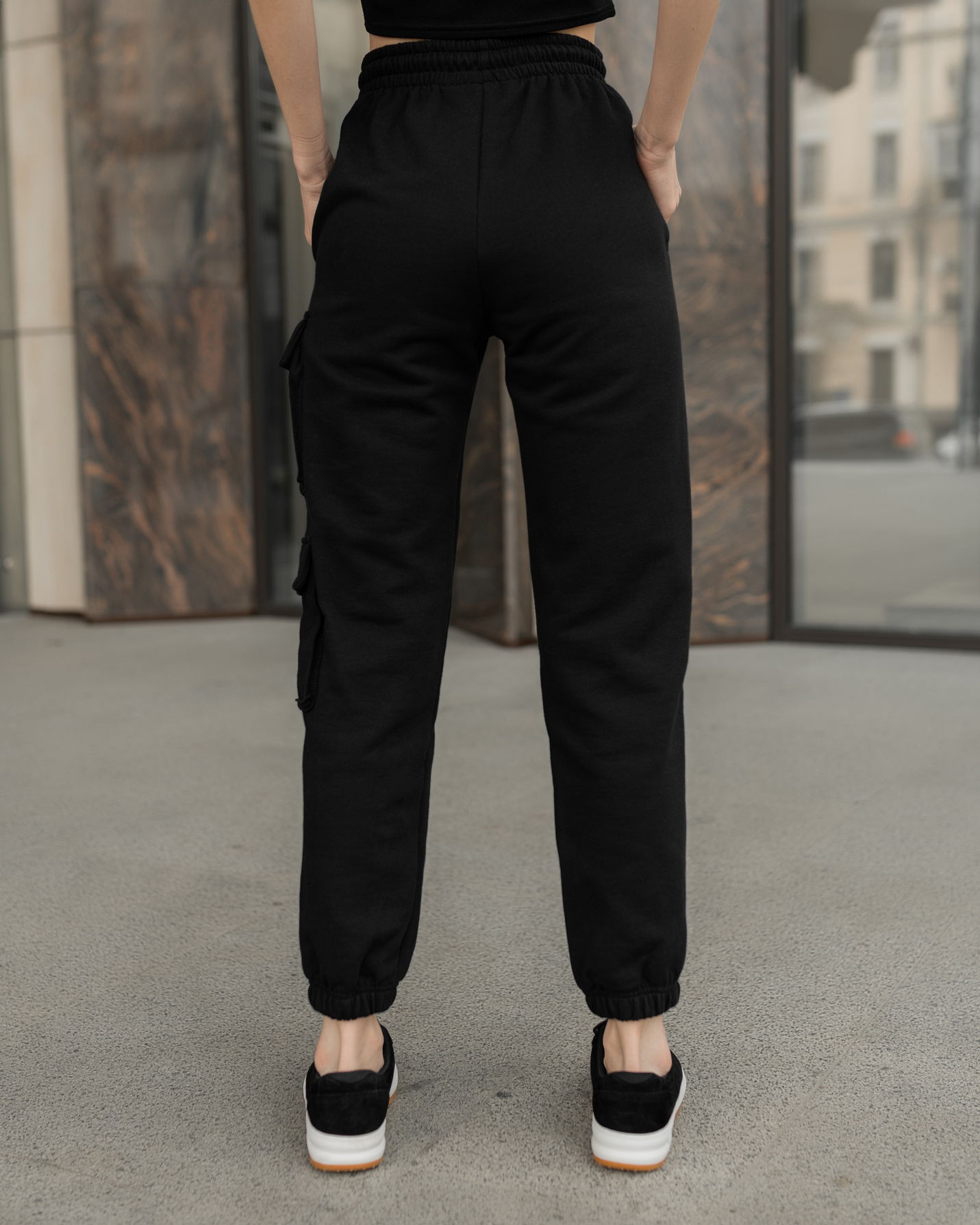 Damskie spodnie dresowe Staff cargo black
